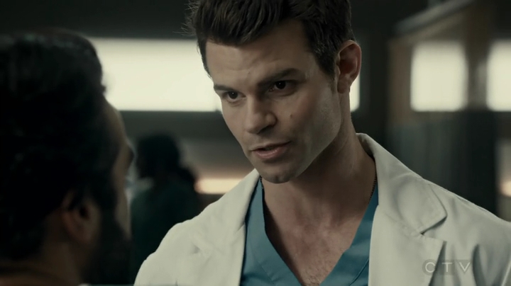 VampireDiariesWorld-dot-org_SavingHope2x17-1124.jpg