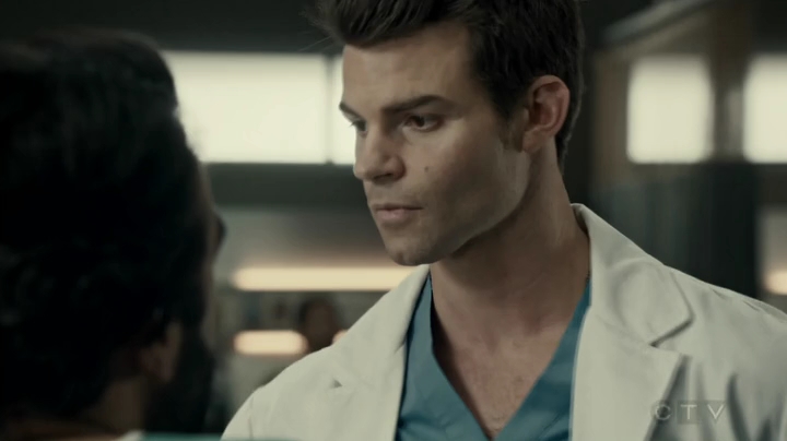 VampireDiariesWorld-dot-org_SavingHope2x17-1137.jpg