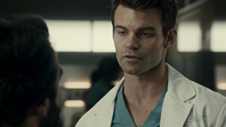 VampireDiariesWorld-dot-org_SavingHope2x17-1141.jpg