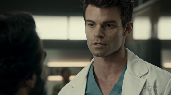 VampireDiariesWorld-dot-org_SavingHope2x17-1142.jpg