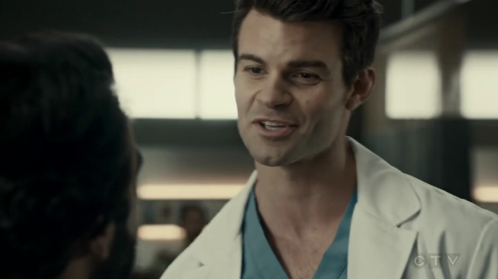 VampireDiariesWorld-dot-org_SavingHope2x17-1148.jpg