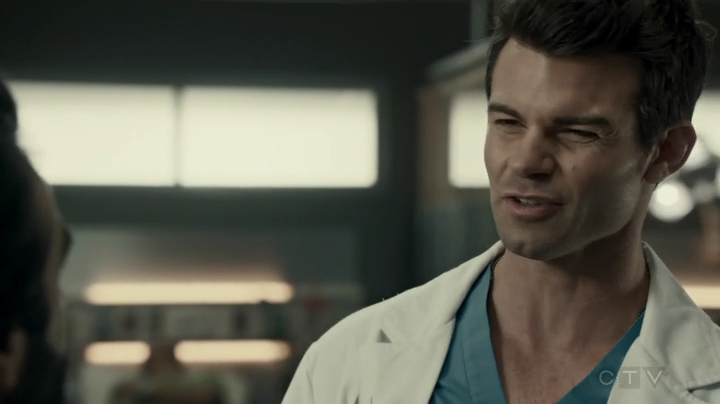 VampireDiariesWorld-dot-org_SavingHope2x17-1155.jpg