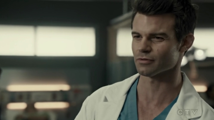 VampireDiariesWorld-dot-org_SavingHope2x17-1156.jpg