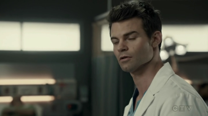 VampireDiariesWorld-dot-org_SavingHope2x17-1158.jpg