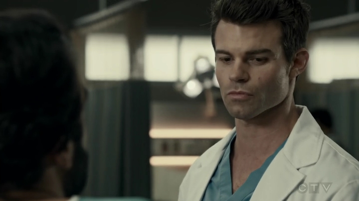 VampireDiariesWorld-dot-org_SavingHope2x17-1164.jpg