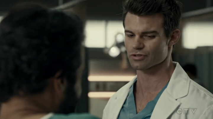 VampireDiariesWorld-dot-org_SavingHope2x17-1168.jpg