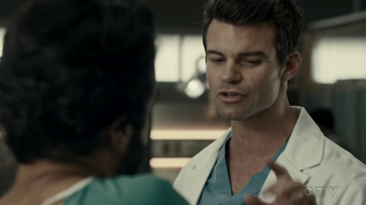 VampireDiariesWorld-dot-org_SavingHope2x17-1169.jpg