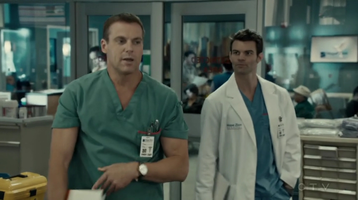 VampireDiariesWorld-dot-org_SavingHope2x17-1500.jpg