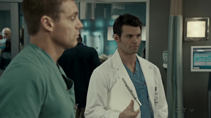 VampireDiariesWorld-dot-org_SavingHope2x17-1534.jpg