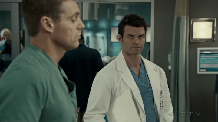 VampireDiariesWorld-dot-org_SavingHope2x17-1535.jpg