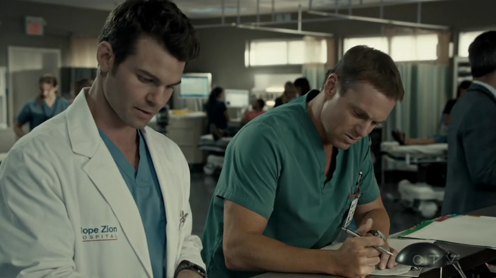 VampireDiariesWorld-dot-org_SavingHope2x17-1558.jpg