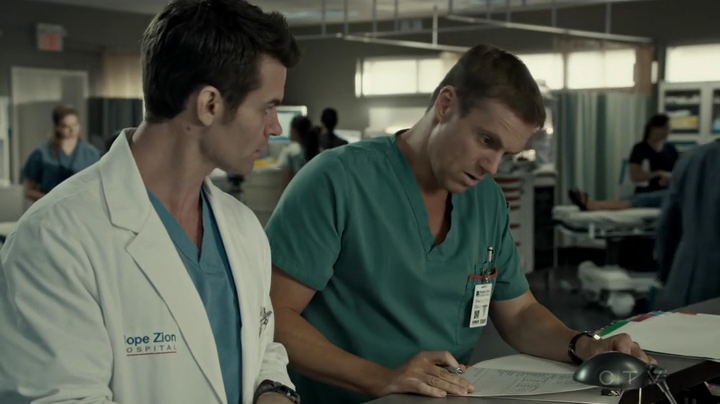 VampireDiariesWorld-dot-org_SavingHope2x17-1560.jpg