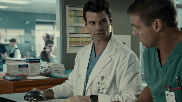 VampireDiariesWorld-dot-org_SavingHope2x17-1562.jpg