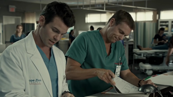 VampireDiariesWorld-dot-org_SavingHope2x17-1568.jpg