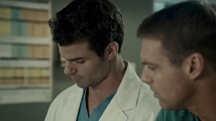 VampireDiariesWorld-dot-org_SavingHope2x17-1590.jpg