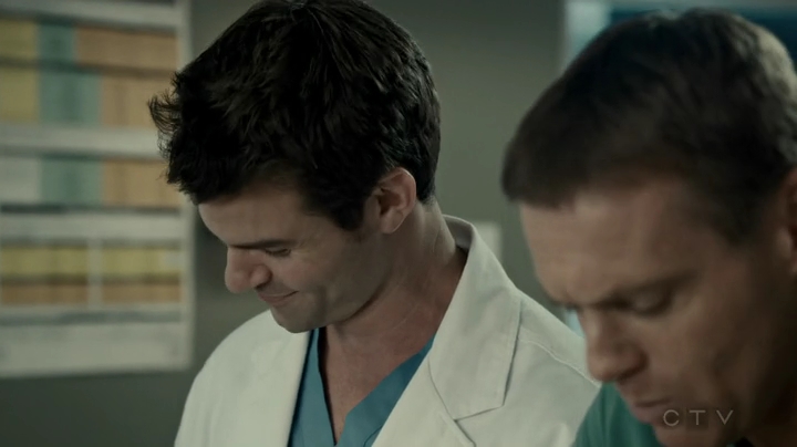 VampireDiariesWorld-dot-org_SavingHope2x17-1595.jpg