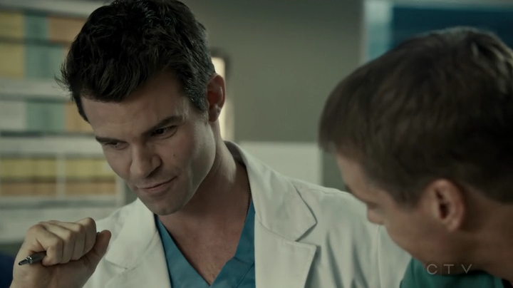 VampireDiariesWorld-dot-org_SavingHope2x17-1602.jpg