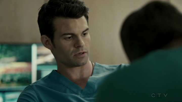 VampireDiariesWorld-dot-org_SavingHope2x17-2484.jpg