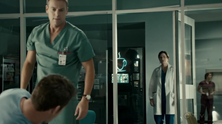 VampireDiariesWorld-dot-org_SavingHope2x17-2499.jpg