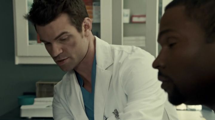 VampireDiariesWorld-dot-org_SavingHope2x18-0078.jpg