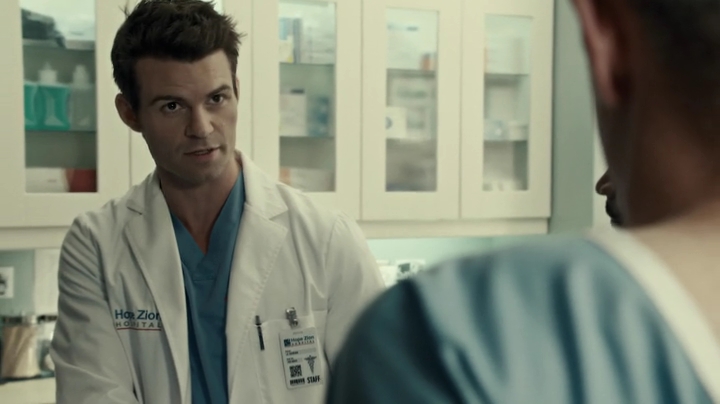 VampireDiariesWorld-dot-org_SavingHope2x18-0114.jpg