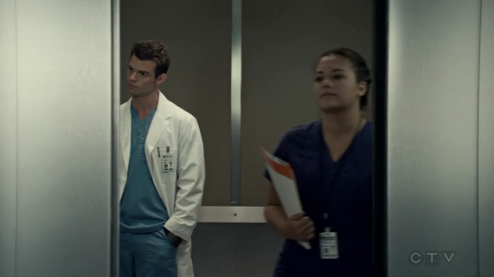 VampireDiariesWorld-dot-org_SavingHope2x18-0532.jpg