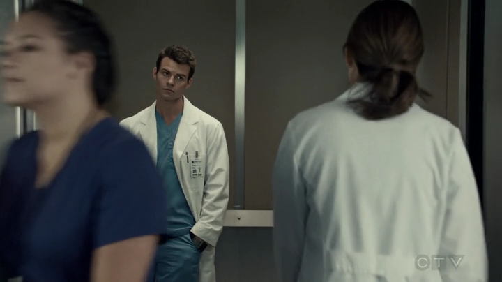 VampireDiariesWorld-dot-org_SavingHope2x18-0533.jpg