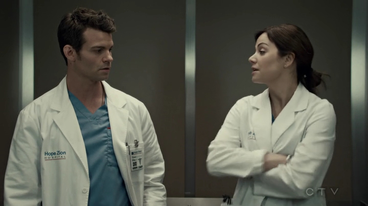 VampireDiariesWorld-dot-org_SavingHope2x18-0542.jpg