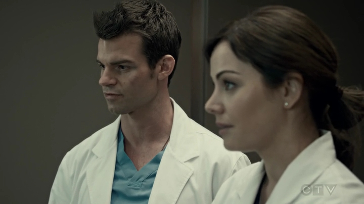 VampireDiariesWorld-dot-org_SavingHope2x18-0547.jpg