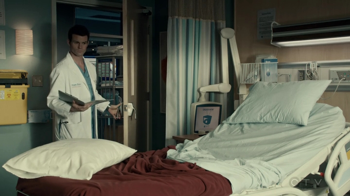 VampireDiariesWorld-dot-org_SavingHope2x18-0677.jpg