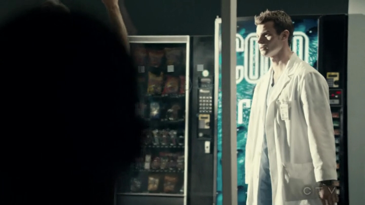 VampireDiariesWorld-dot-org_SavingHope2x18-0716.jpg