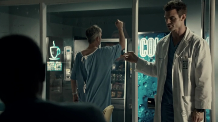 VampireDiariesWorld-dot-org_SavingHope2x18-0732.jpg