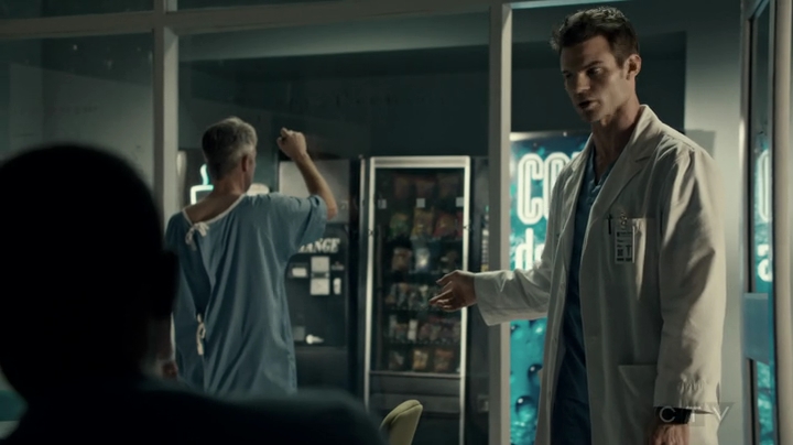 VampireDiariesWorld-dot-org_SavingHope2x18-0736.jpg