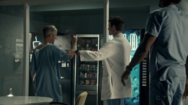 VampireDiariesWorld-dot-org_SavingHope2x18-0763.jpg