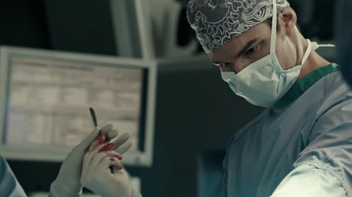 VampireDiariesWorld-dot-org_SavingHope2x18-0815.jpg