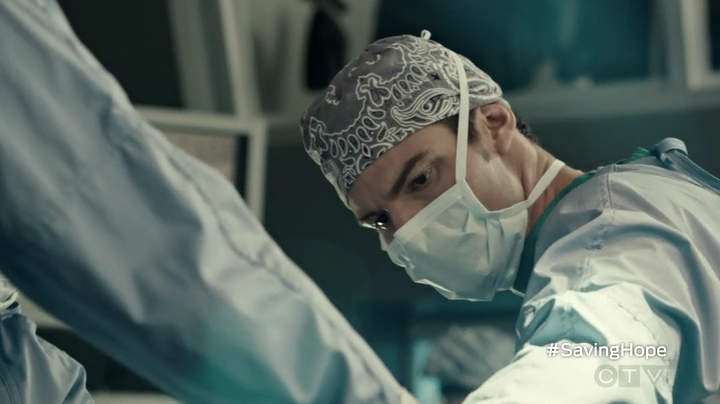 VampireDiariesWorld-dot-org_SavingHope2x18-0820.jpg