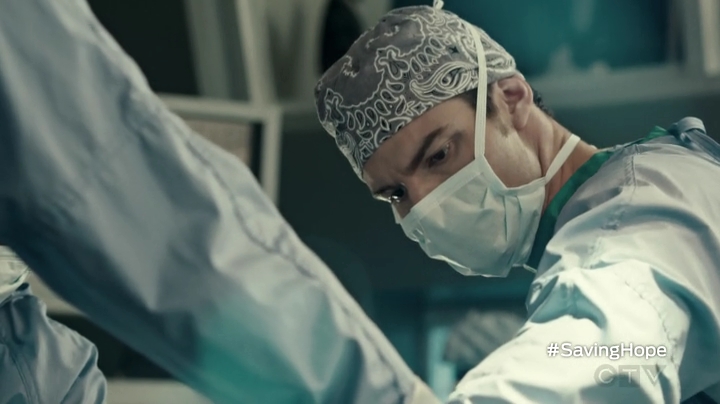 VampireDiariesWorld-dot-org_SavingHope2x18-0821.jpg