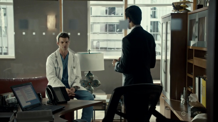 VampireDiariesWorld-dot-org_SavingHope2x18-1545.jpg