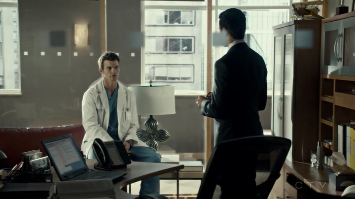 VampireDiariesWorld-dot-org_SavingHope2x18-1546.jpg