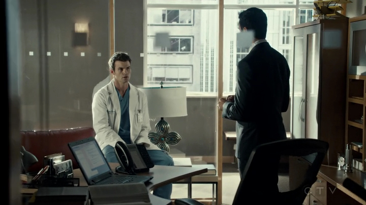 VampireDiariesWorld-dot-org_SavingHope2x18-1547.jpg