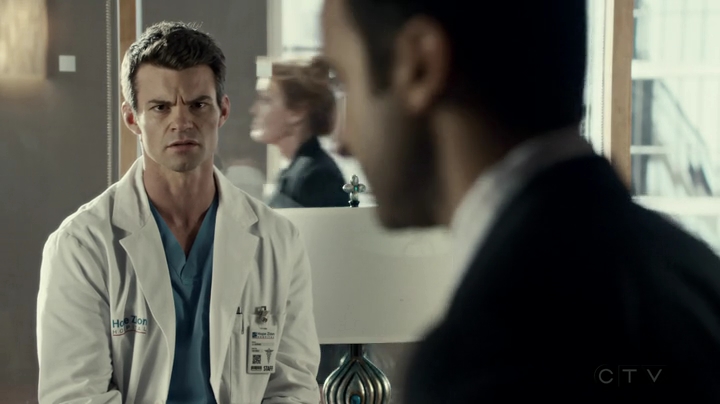 VampireDiariesWorld-dot-org_SavingHope2x18-1563.jpg