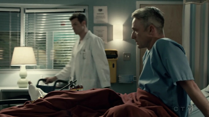 VampireDiariesWorld-dot-org_SavingHope2x18-1973.jpg