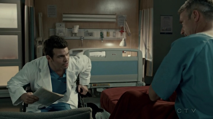 VampireDiariesWorld-dot-org_SavingHope2x18-1990.jpg