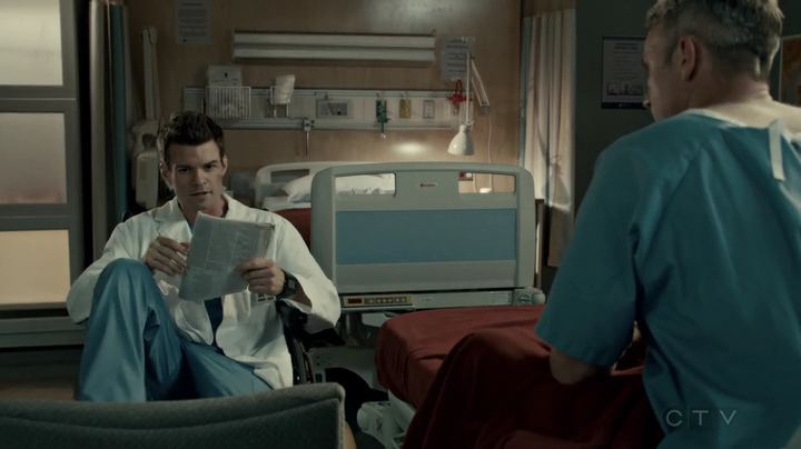 VampireDiariesWorld-dot-org_SavingHope2x18-1992.jpg