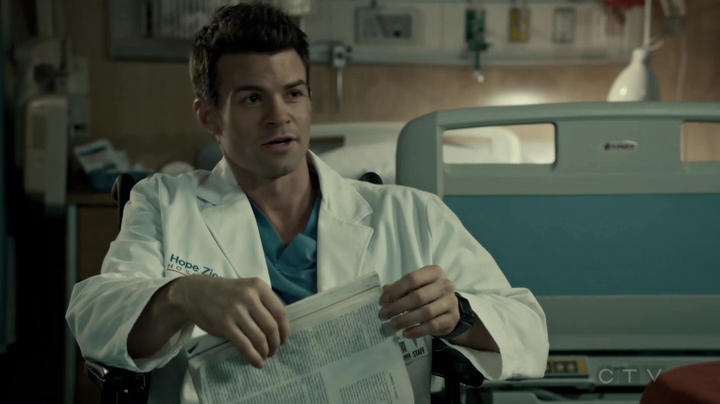 VampireDiariesWorld-dot-org_SavingHope2x18-2013.jpg