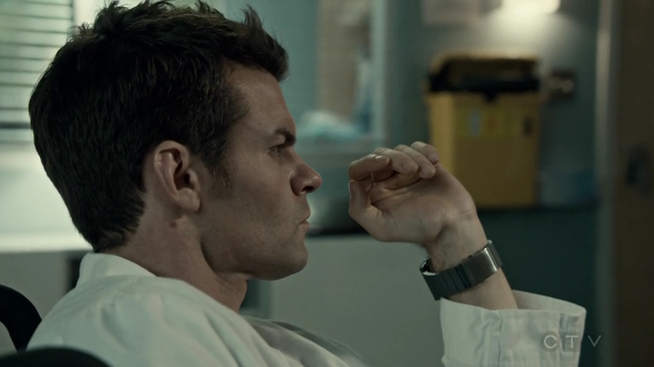 VampireDiariesWorld-dot-org_SavingHope2x18-2109.jpg