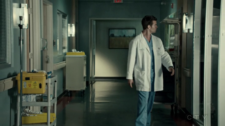 VampireDiariesWorld-dot-org_SavingHope2x18-2119.jpg