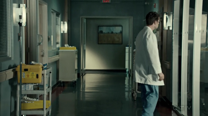 VampireDiariesWorld-dot-org_SavingHope2x18-2120.jpg