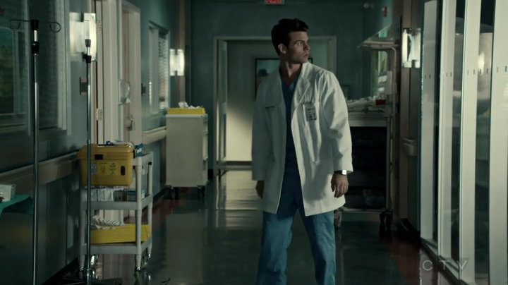 VampireDiariesWorld-dot-org_SavingHope2x18-2123.jpg