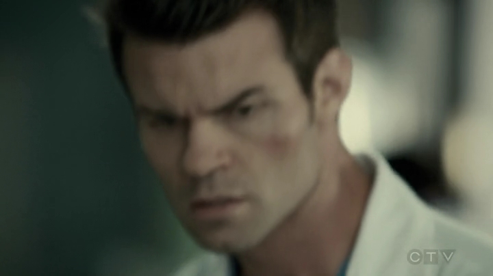 VampireDiariesWorld-dot-org_SavingHope2x18-2129.jpg